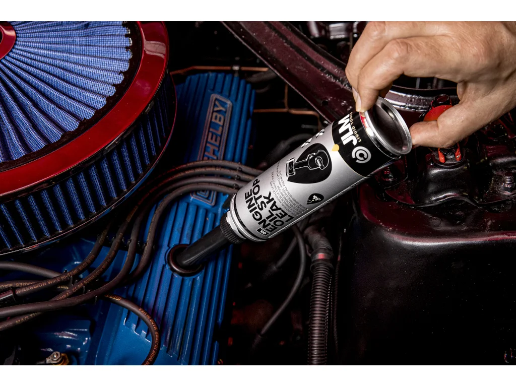453_j06055-engine-oil-stop-leak-application-1025